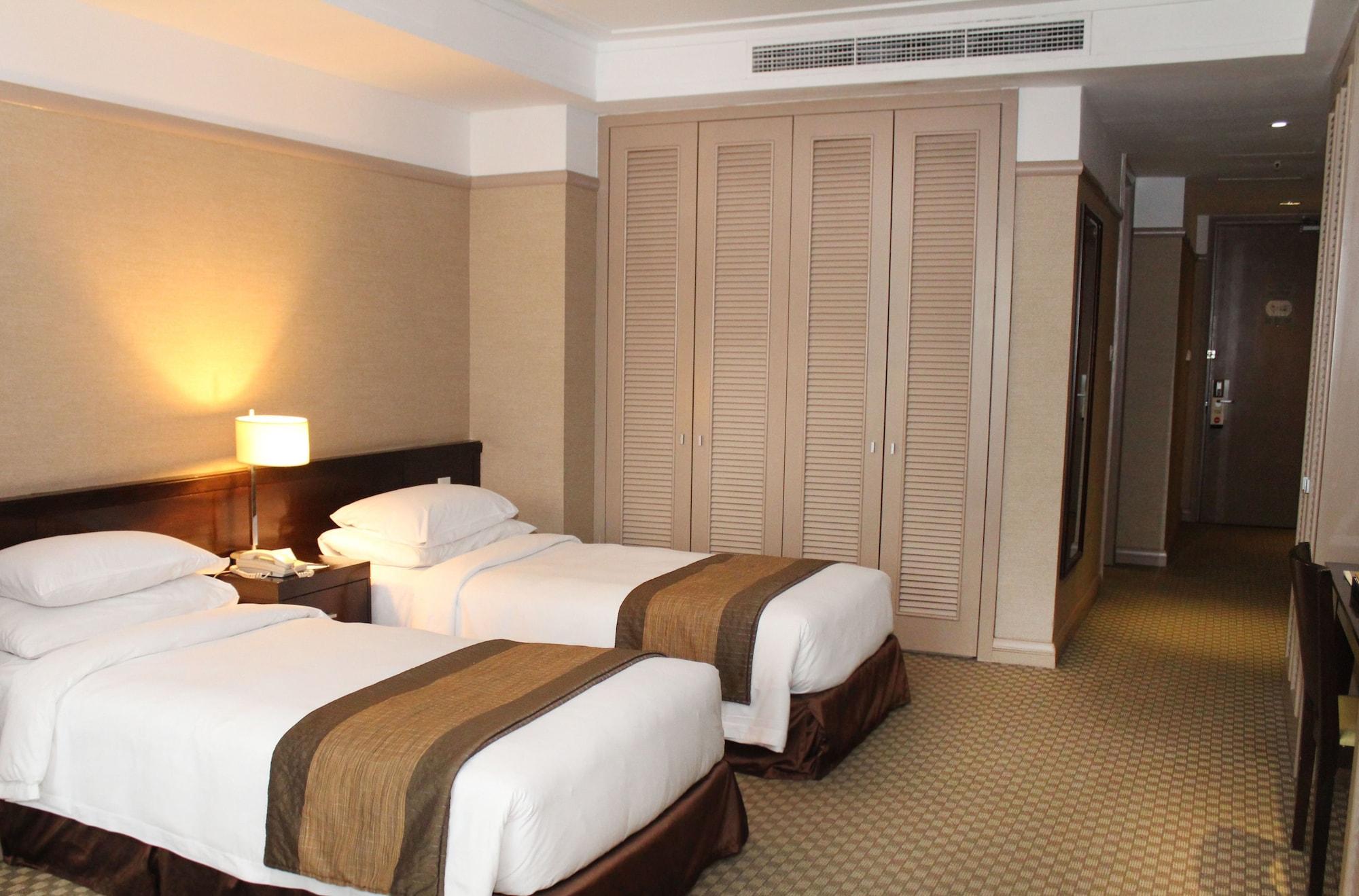 Pacific Regency Hotel Suites Kuala Lumpur Zewnętrze zdjęcie A room at the hotel