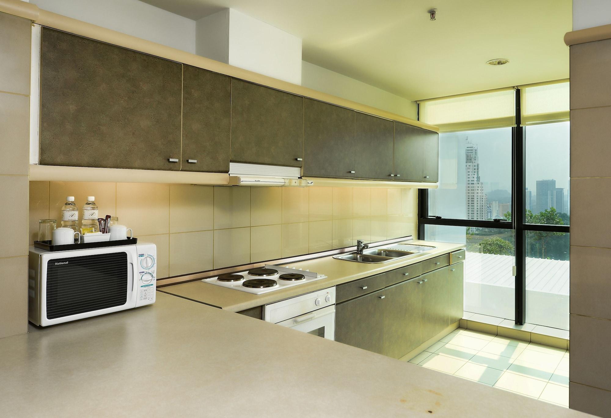 Pacific Regency Hotel Suites Kuala Lumpur Zewnętrze zdjęcie A typical kitchen