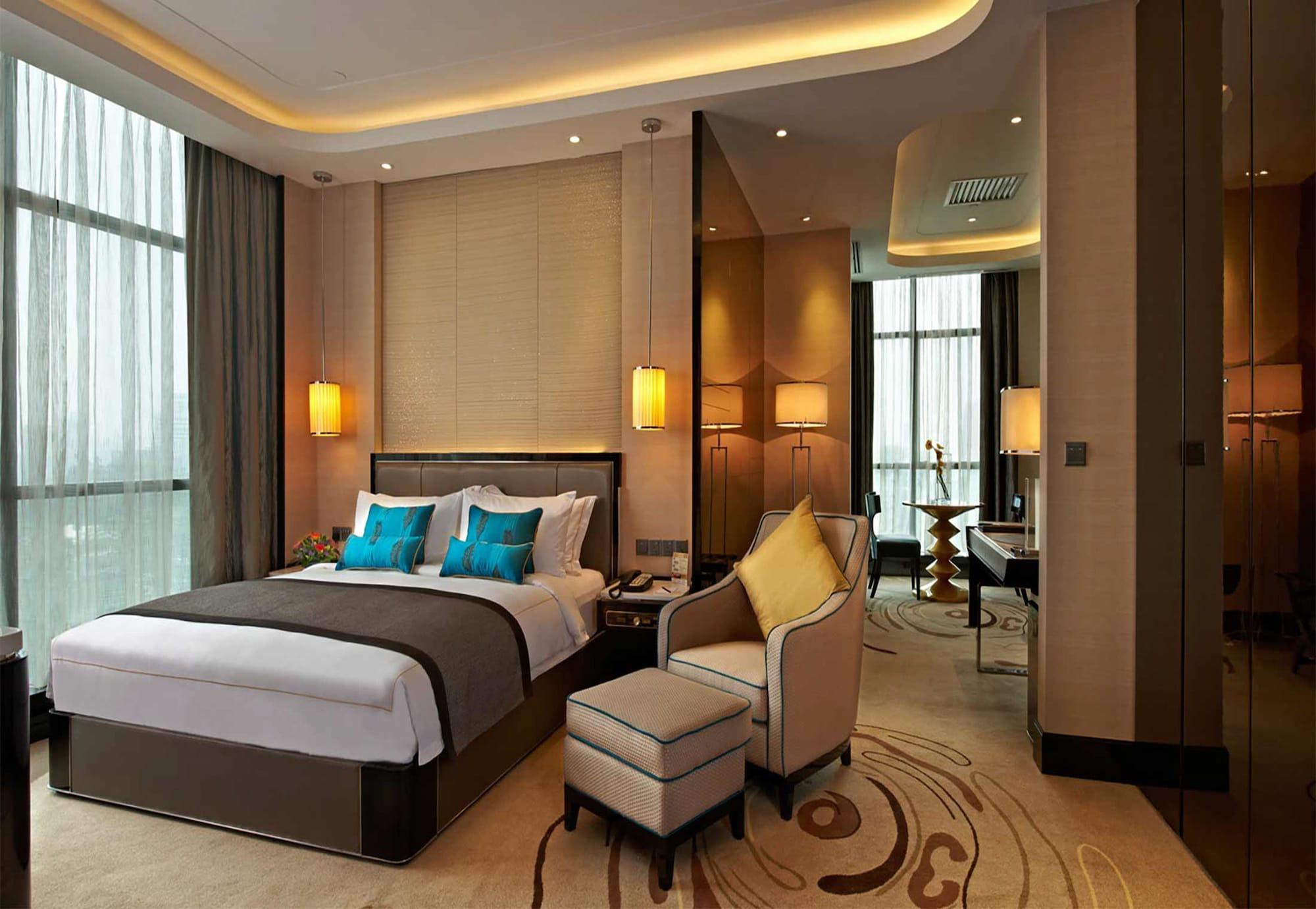 Pacific Regency Hotel Suites Kuala Lumpur Zewnętrze zdjęcie A bedroom in the hotel