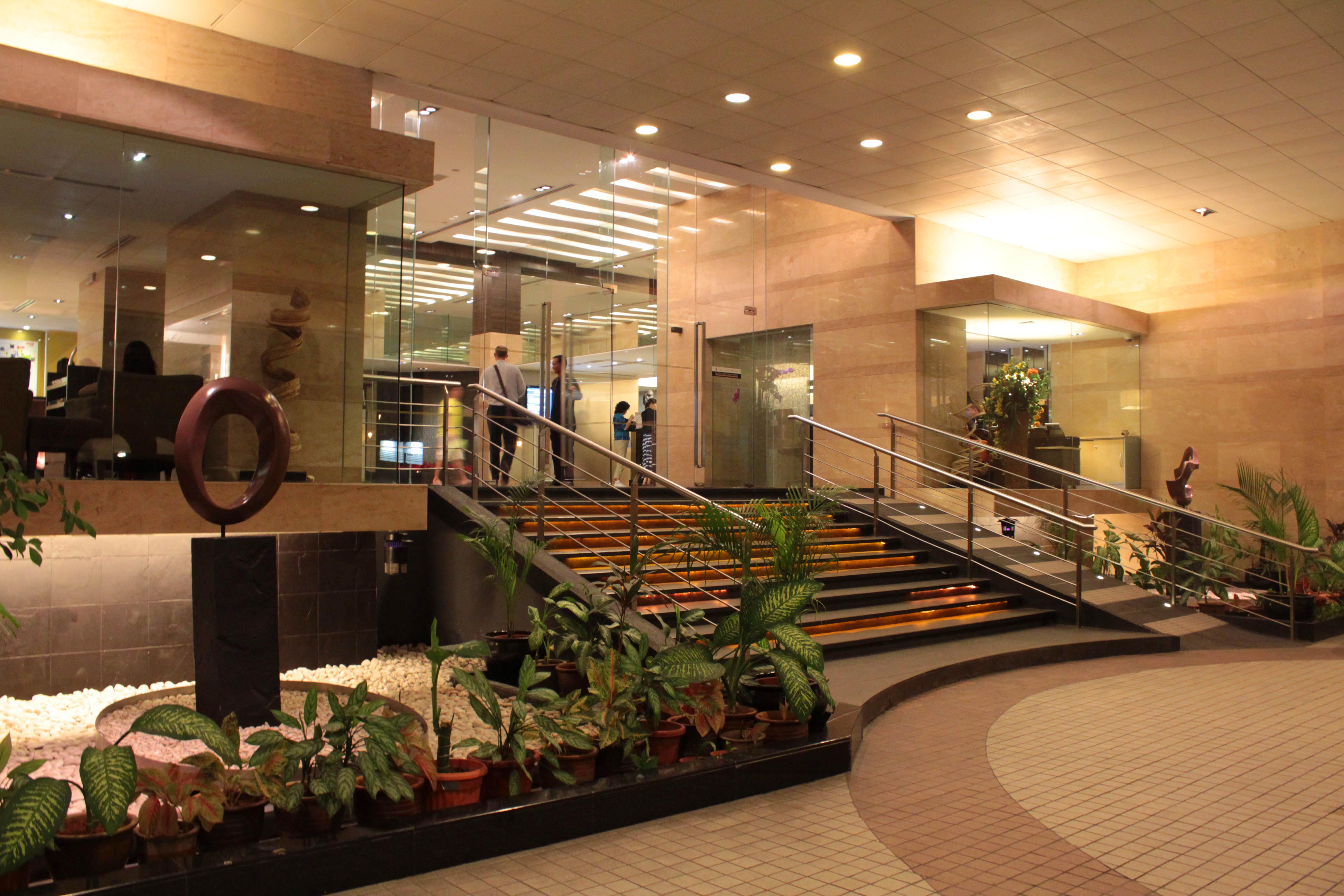 Pacific Regency Hotel Suites Kuala Lumpur Zewnętrze zdjęcie The lobby of the hotel