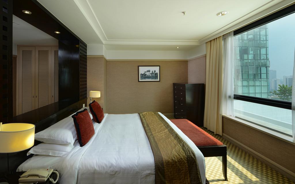 Pacific Regency Hotel Suites Kuala Lumpur Zewnętrze zdjęcie A bedroom in the hotel