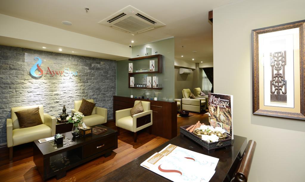 Pacific Regency Hotel Suites Kuala Lumpur Zewnętrze zdjęcie Awaiting area at a spa