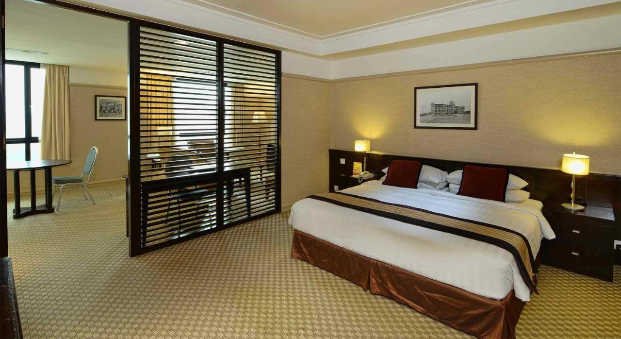 Pacific Regency Hotel Suites Kuala Lumpur Pokój zdjęcie A room at the hotel